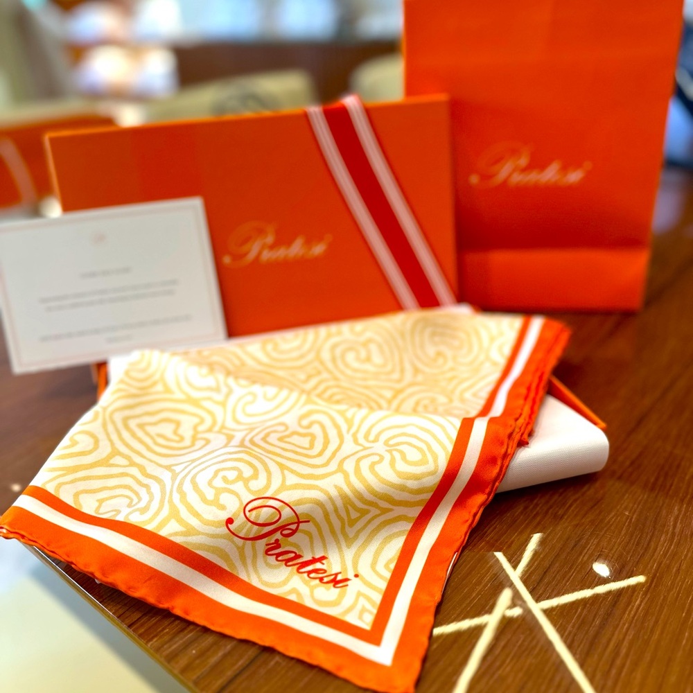 CUORE SILK SCARF
Expressing the romance of Pratesi